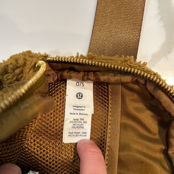 Lululemon Brown Sherpa Everywhere Belt Bag - Picture 6 of 10